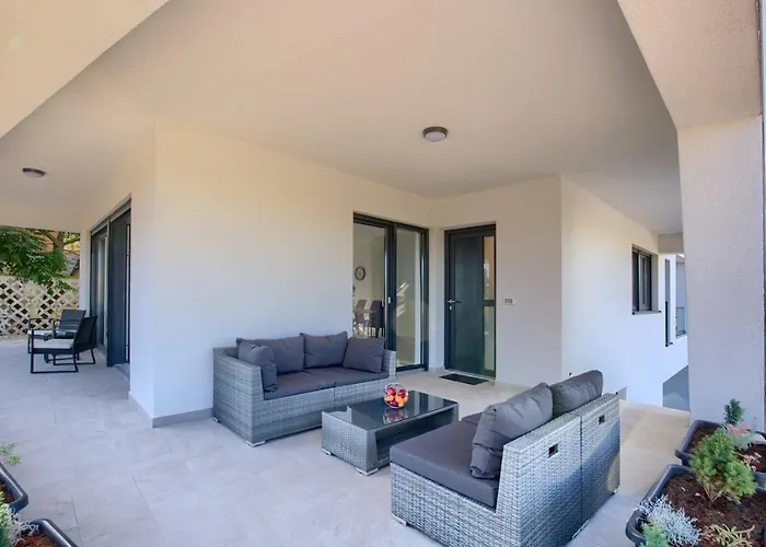 Delfin With Pool * Medulin