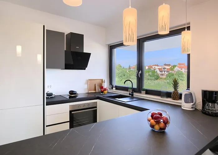 Vikendica Delfin With Pool *