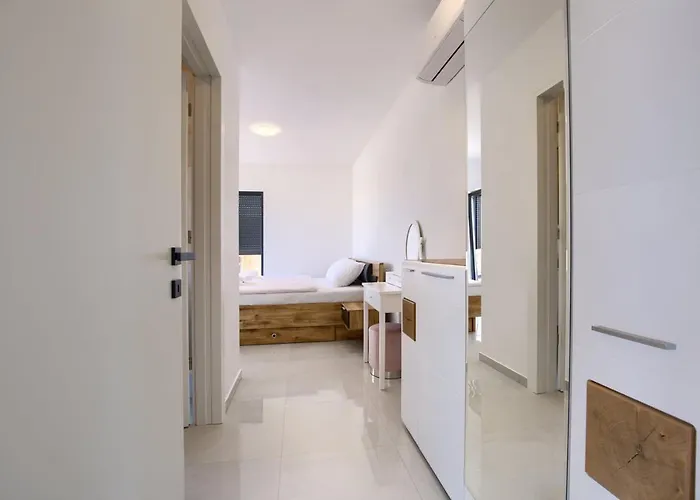 Delfin With Pool * Medulin